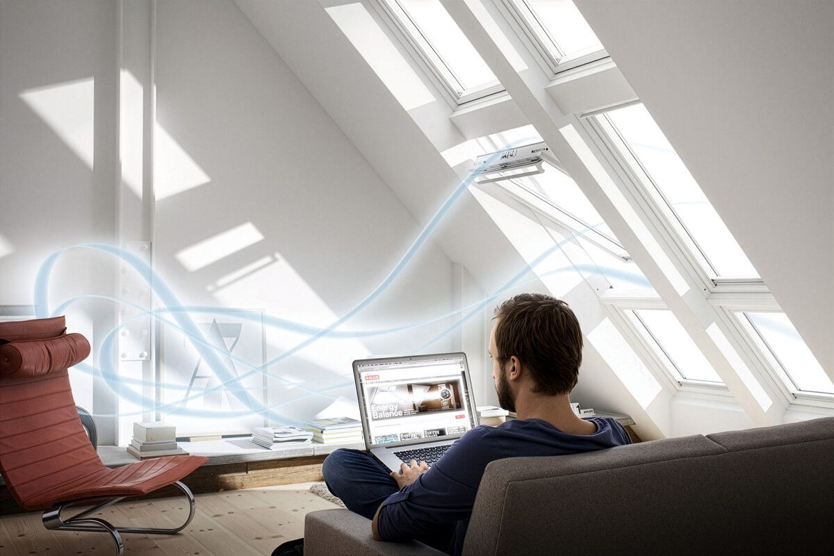 Die Gen Z legt im Generationen-Vergleich einen deutlich höheren Wert auf Tageslicht im Eigenheim und installiert dafür Fassadenfenster, Dachgauben oder verglaste Türen.⇒Velux