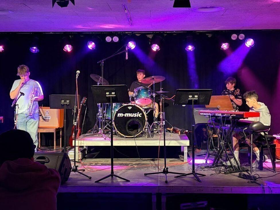 Die Jazz Kids füllten mit ihren Fans den Raum und sorgten für beste Stimmung.⇒bvs (2)