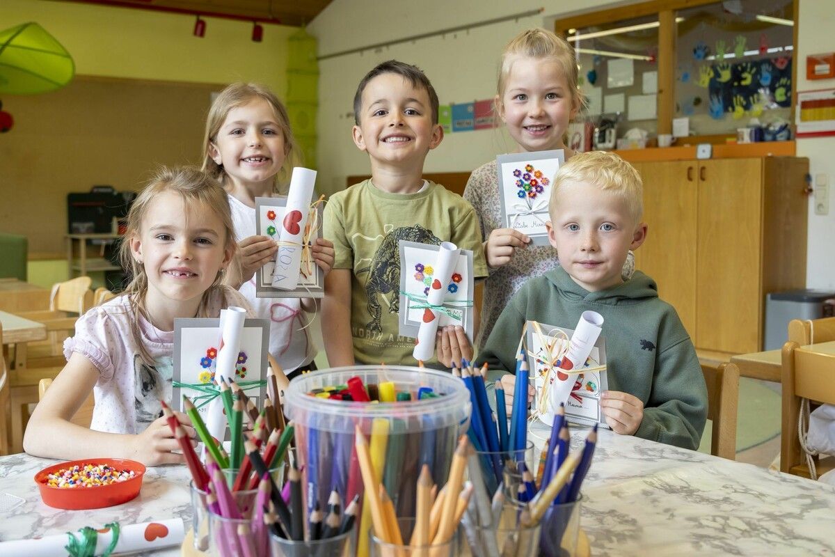 Die Kinder vom Kindergarten Vandans haben fleißig für ihre Mamas gebastelt. ⇒VN/Paulitsch