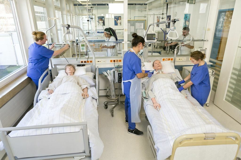 Die Pflegeausbildung ist anspruchsvoll, aber der Beruf ein sicherer. ⇒Symbolfoto khbg/mathis