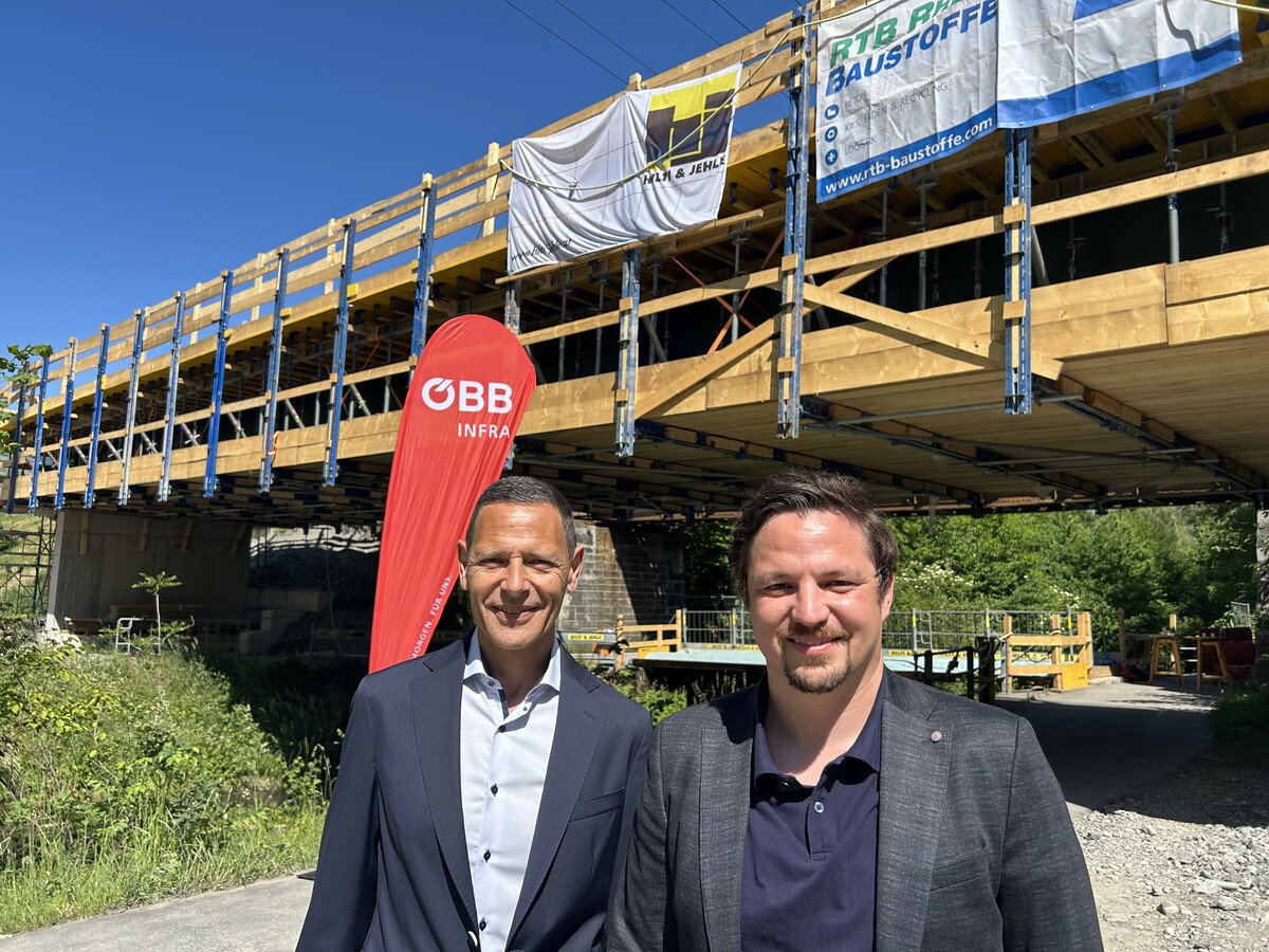 Dominik Lumetzberger (ÖBB Infra, li.) und Marcus Ender (ÖBB Personenverkehr)⇒ÖBB/Gasser-Mair