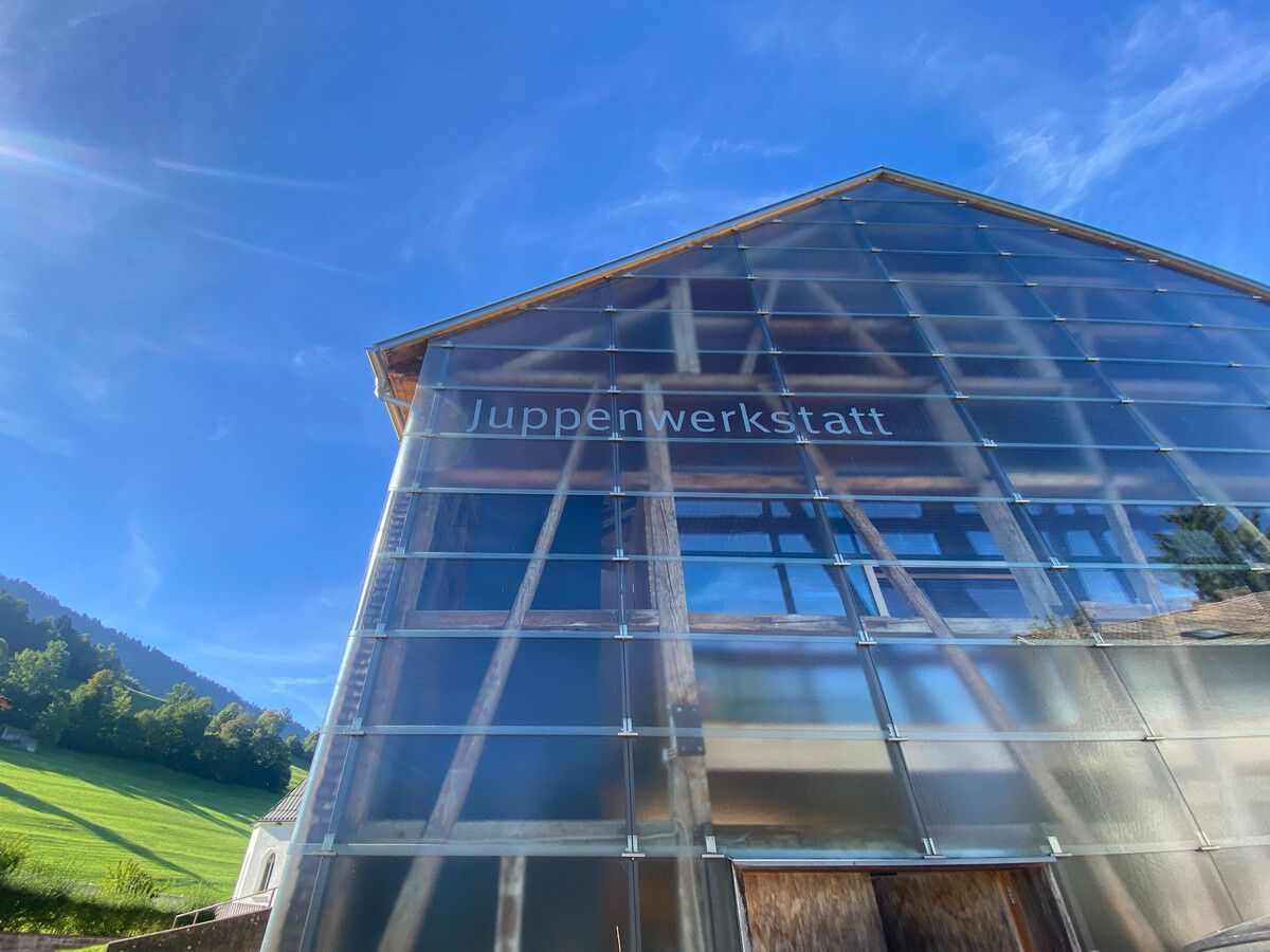Ein Millionen-Deal rund um einen Gemeindehof sorgt für rechtliche Diskussionen. ⇒VOL