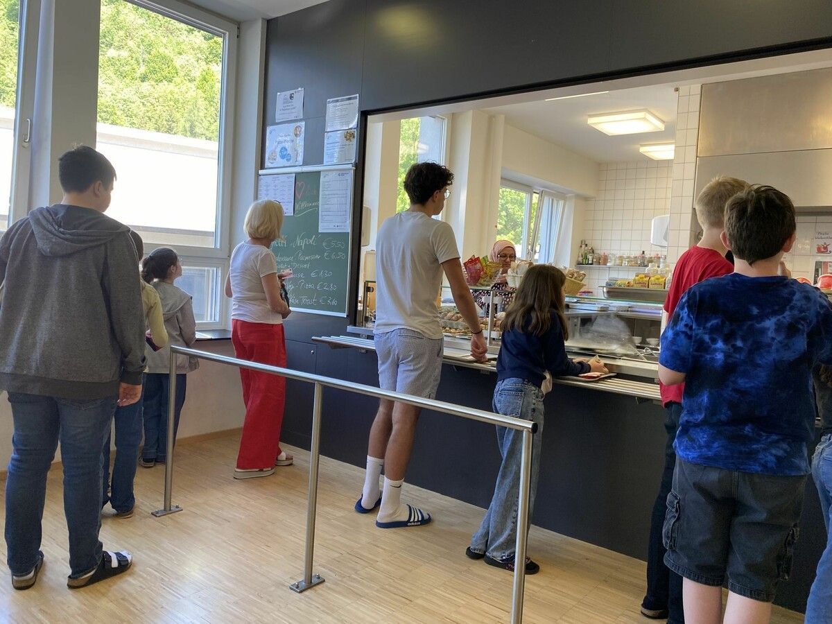 Einige Schulkantinen mussten von Aqua Mühle geschlossen werden, weil sie nicht mehr rentabel waren. ⇒VN