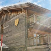 Kunstsammlung, Chalets, Bankguthaben: Krimi um Laura Privatstiftung. »D2