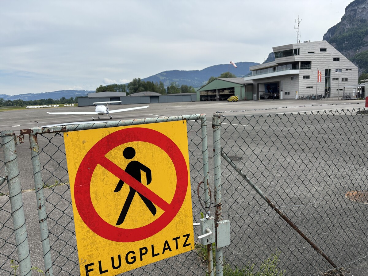 Zwei Schwerverletzte nach Wingsuit-Unfall in Hohenems. »A8