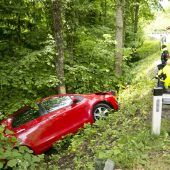 In Waldstück geschleudert