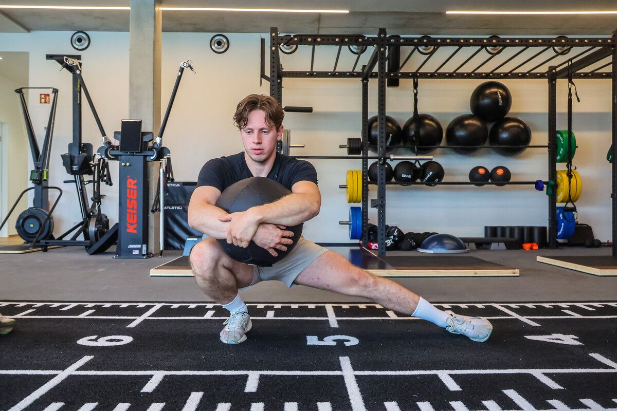 NHL-Ass Marco Rossi trainiert in Gesundheitswelt des SCR Altach. »C2