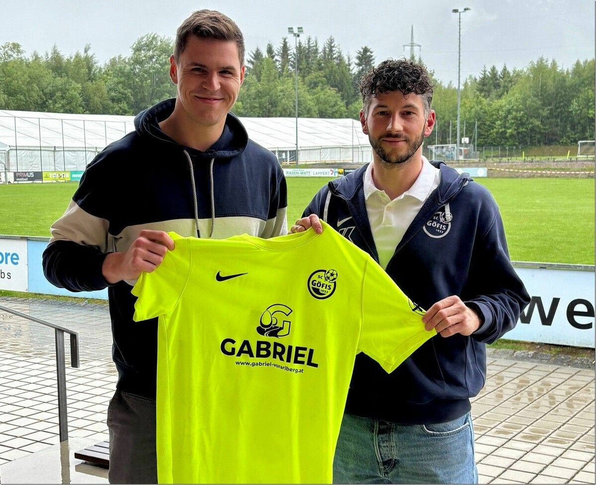 Frank Müller (l.) kommt von Großwalsertal ins Göfner Tor mit Sportchef Jürgen Hafner.⇒vn/tk