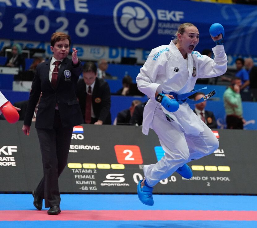 Hanna Devigili nach ihrem Sieg und dem Einzug ins Halbfinale.⇒Karate Austria