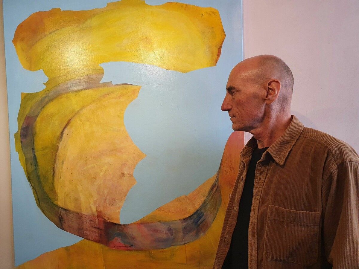 Harald Gmeiner vor einem seiner Werke.⇒Thomas Schiretz (2)
