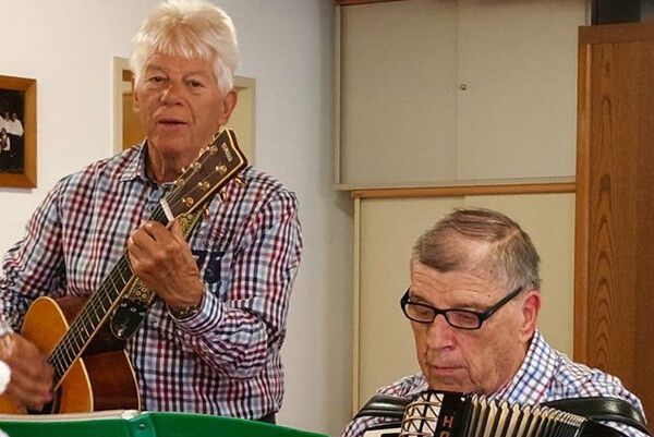 Heitere Stunden mit Musik, Humor und kulinarischem Genuss sorgten beim bunten Nachmittag für beste Stimmung. ⇒Pensionistenverband Bürs