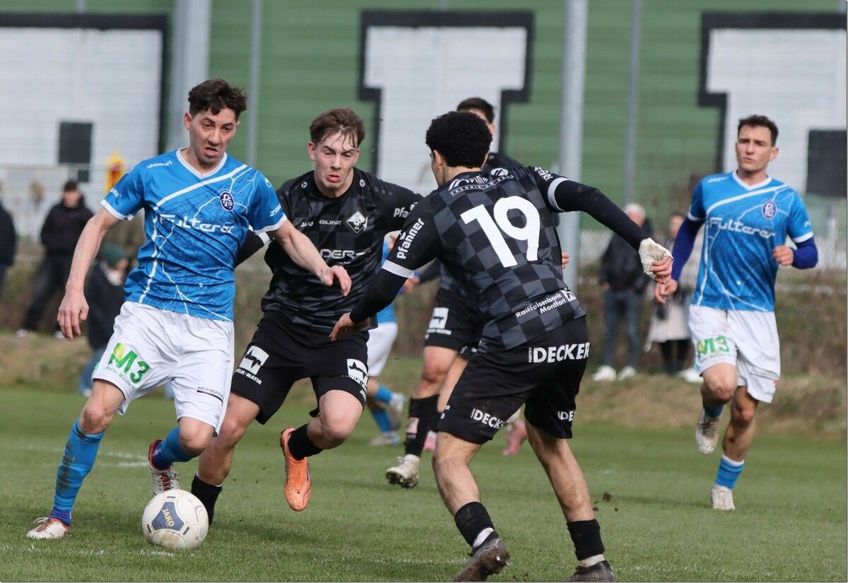 Hüseyin Zengin (links) verlässt den FC Lustenau in Richtung Höchst.⇒tk