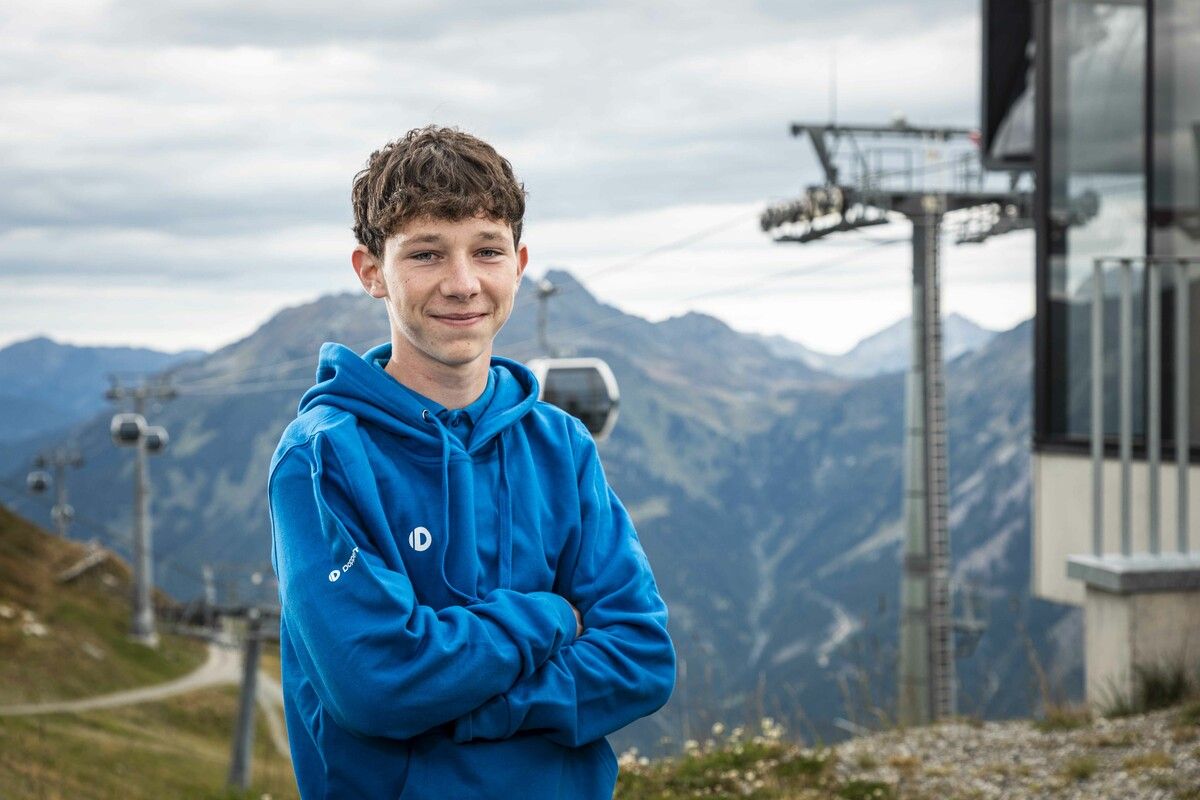 Im ersten Lehrjahr sammelt Patrick praktische Erfahrung in der Stahlbautechnik.⇒Doppelmayr (2)