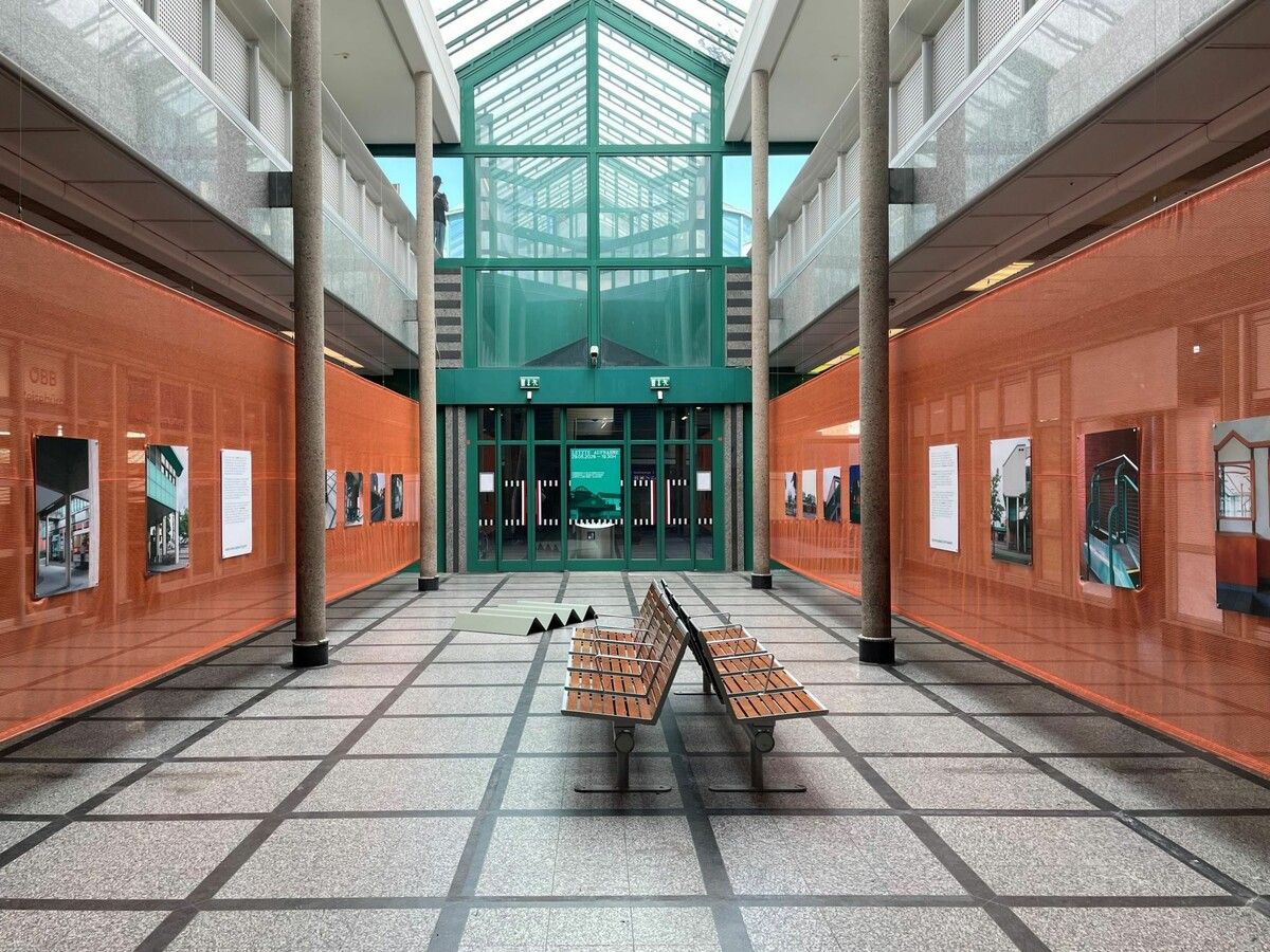 Im Rahmen der Architekturtage findet die Ausstellung „Letzte Aufnahme“ am Bahnhof Bregenz statt.⇒Reiner + Högger