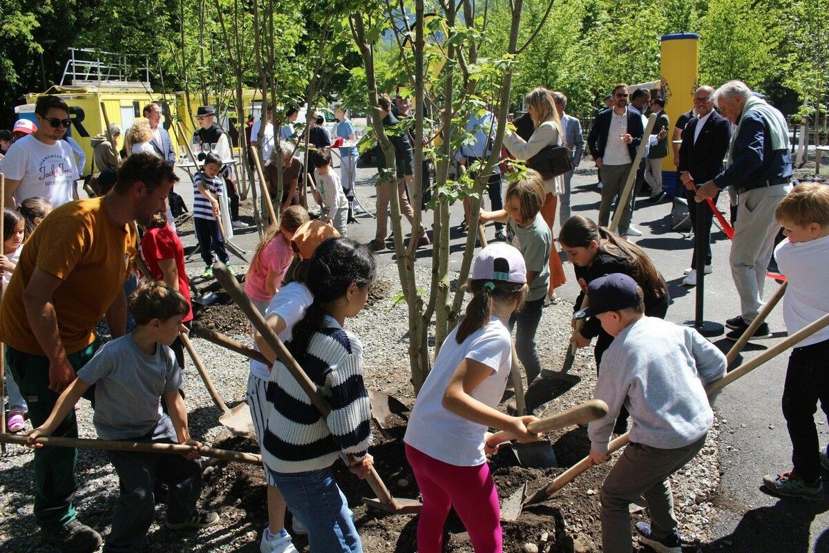 Mit großem Eifer bei der Sache: Schulkinder der Volksschule Schillerstraße.⇒stp (3)