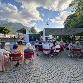 Musikalischer Sommerabend auf dem Remise-Vorplatz