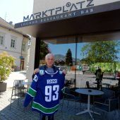 Eishockey-Startrikot-Erlös wird übergeben
