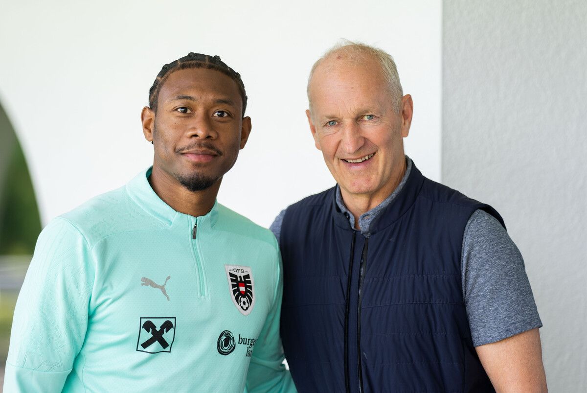 Ralph Krüger bei der EM 2024 in Deutschland mit David Alaba. Die VEU-Legende hat erstmals öffentlich gemacht, dass er an Parkinson erkrankt ist.⇒gepa