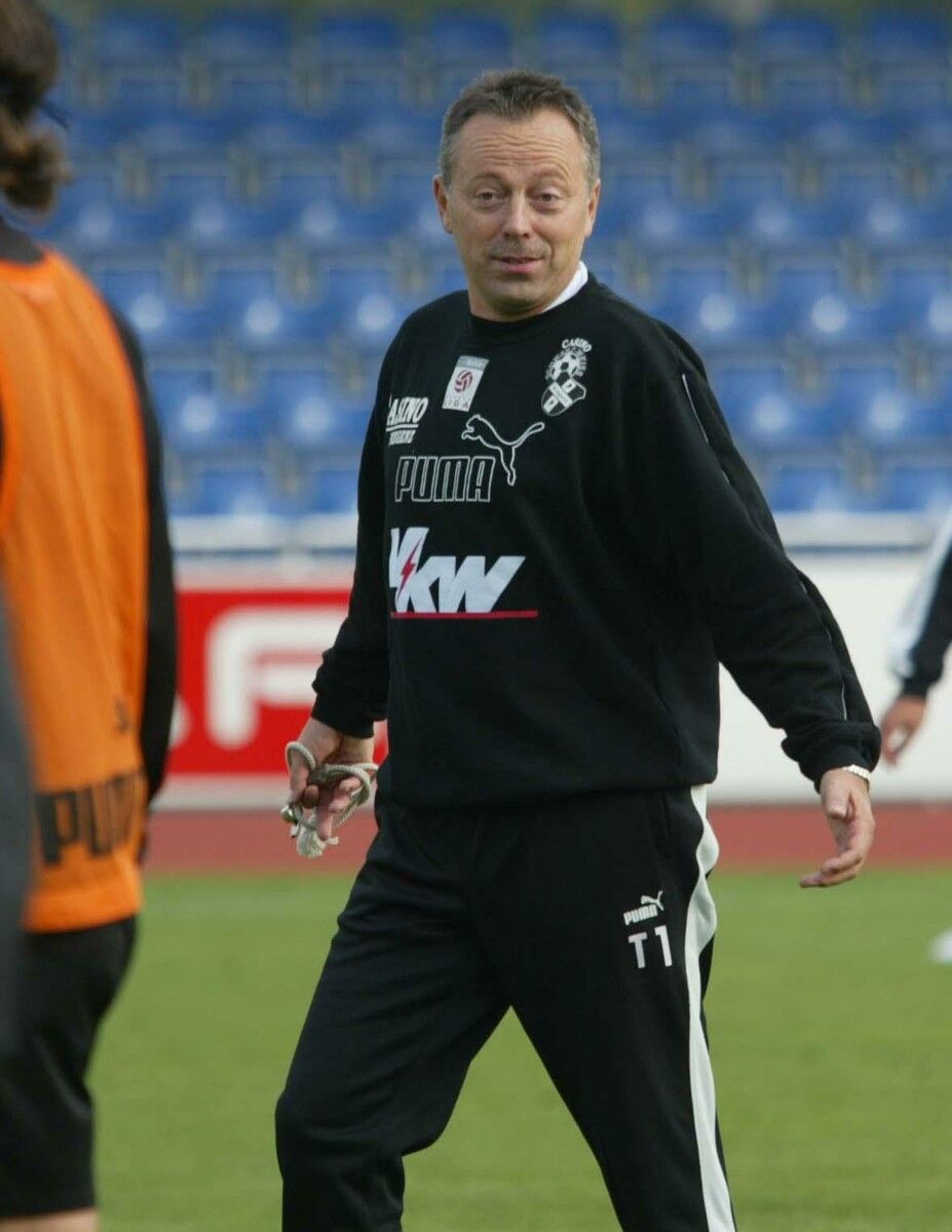 Regi van Acker 2002 bei seinem ersten Training für SW Bregenz.⇒gepa