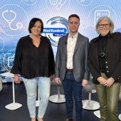 Brille, Hörgerät und Fotos