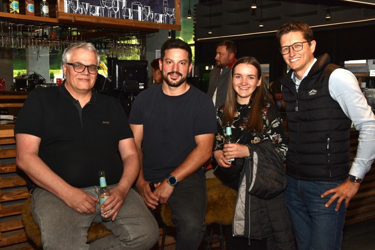 Tobias Stergiotis, Michael Fischer (beide Intersport Fischer), Lena Burtscher (Silvretta Montafon Sportshops) und Michael Fritz (Raiffeisenbank im Walgau).⇒sco (2)
