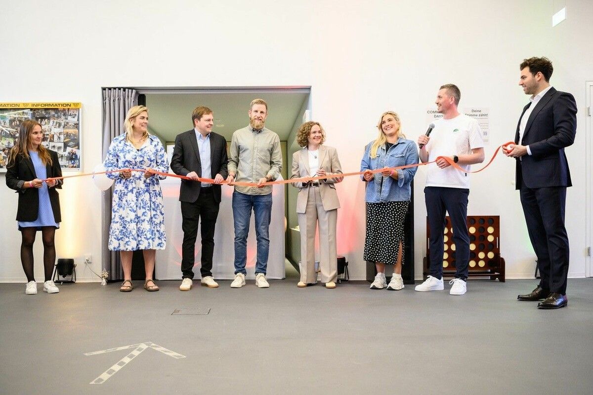 Vera Klien, Beate Scheffknecht, Jakob Hofer, Philipp Peer, Marie-Christine Häfele, Linda Meixner, Fabio Buzzi und Alexander Deuring. ⇒M. Rhomberg