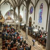Sesselrücken in den Pfarren