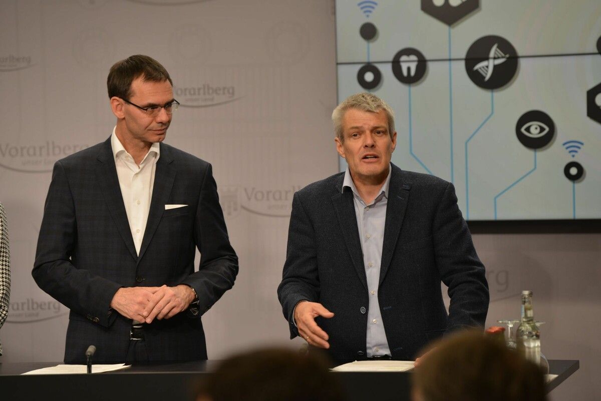 Wolfgang Grabher (r.) war vor allem während Corona ein sehr gefragter Mann.⇒VN/Serra