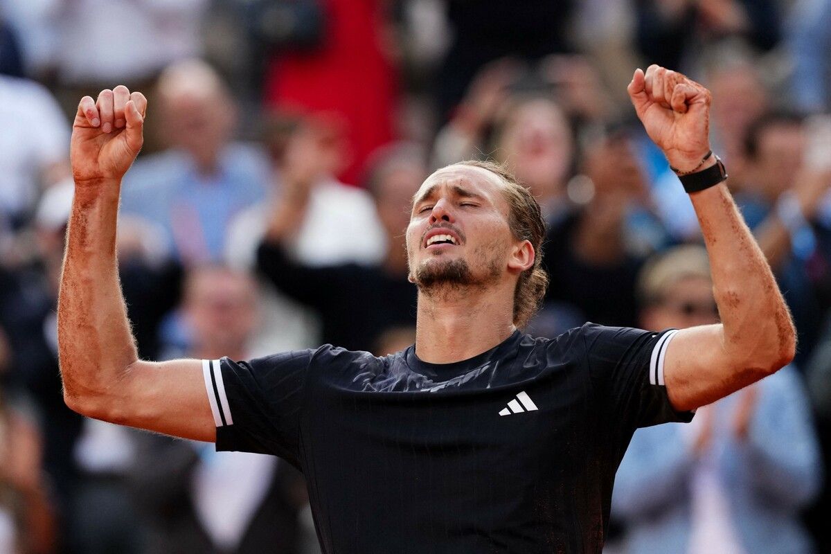 Alexander Zverev setzt sich in einem hochspannenden Finale der French Open durch und feiert seinen ersten Grand-Slam-Titel.⇒APA