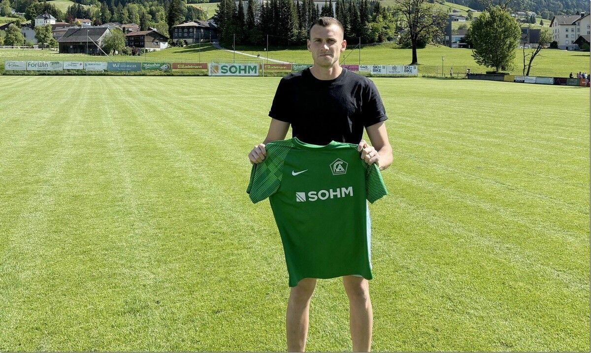 Alin Mutu verstärkt die Abwehr des FC Alberschwende.⇒vn/tk