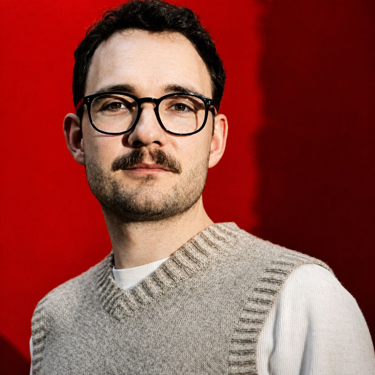 Autor Lukas Rietzschel beschäftigt sich in seinen Romanen mit den gesellschaftlichen Folgen der deutschen Wiedervereinigung und dem Leben im Osten.⇒A. Polina