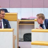 Machtspiele und Sparprogramme