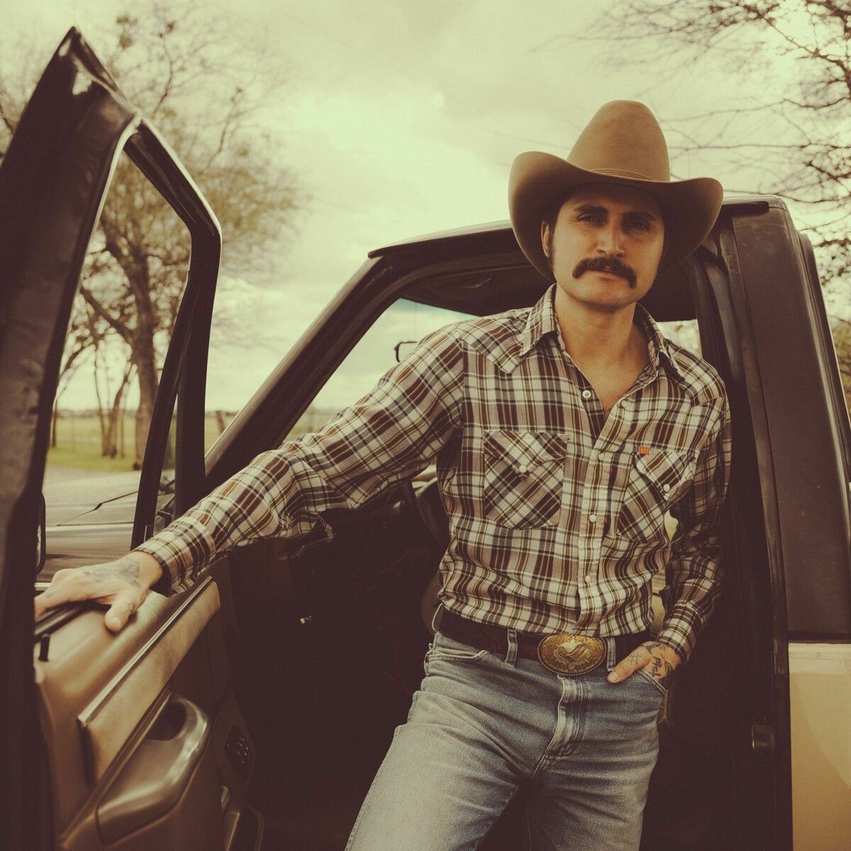 Countrymusiker Jesse Daniel kommt ins Conrad Sohm. ⇒Conrad Sohm