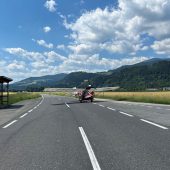 Notlandung auf Kärntner Landstraße