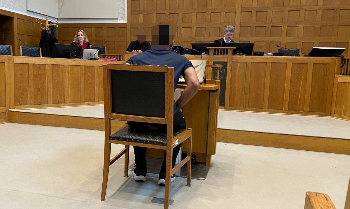 Der 23-jährige Pakistani musste sich im Schwurgerichtssaal verantworten. ⇒wer