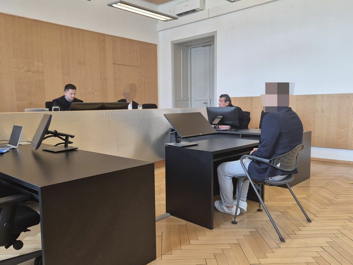 Der Angeklagte beim Prozess am Landesgericht Feldkirch.⇒Eckert