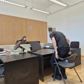 Mit Vaters BMW gegen Garage gekracht