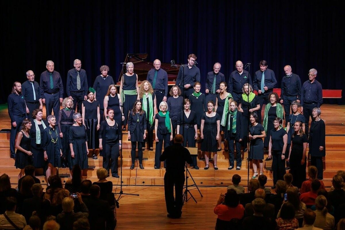 Der Bregenzer Kammerchor spannt in der Bregenzer Stadtpfarrkirche St. Gallus und in der Basilika Rankweil einen weiten musikalischen Bogen.⇒Franz Satler