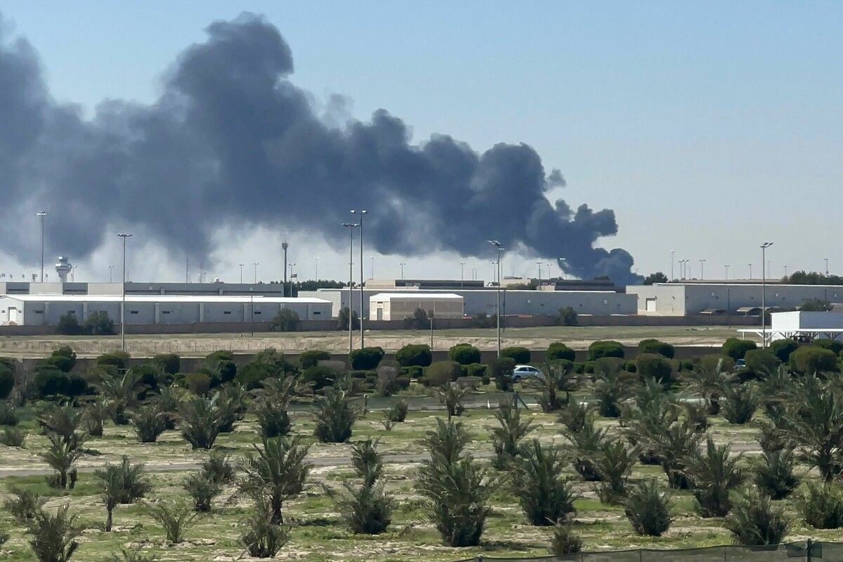 Der Flughafen in Kuwait geriet bereits mehrmals unter Beschuss und wurde nun erneut schwer getroffen.⇒AFP