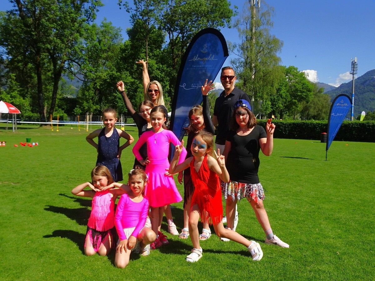 Der Tanzsportclub Blau Gold begeisterte die Besucher beim ASVÖ-Familiensporttag. ⇒cth (3)