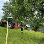 „Ich wollte ausweichen“: Lkw drohte in Buch abzurutschen