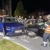 Flucht vor Polizeikontrolle endet mit Frontalcrash