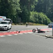 Motorradfahrer krachte in Pkw-Lenkerin