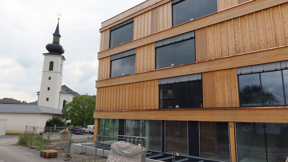 Die Mittelschule Hittisau gilt als Beispiel für zeitgemäßen Holzbau und wird vom Vorarlberger Waldverein als Vorzeigeprojekt genannt.⇒Th. Ölz LK Vbg