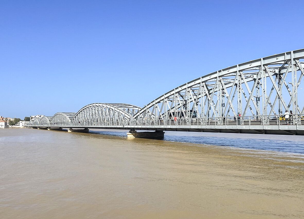 Die Pont Faidherbe verbindet die Altstadtinsel von Saint-Louis mit dem Festland.