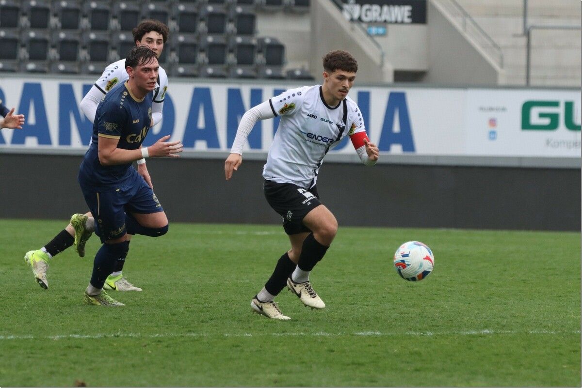 Emre Yabantas wird auch in der kommenden Saison für die Juniors spielen.⇒Knobel
