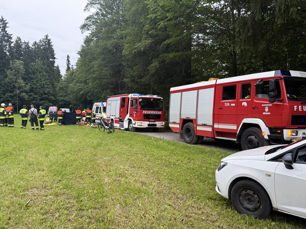 Es war ein Glücksfall für den verunfallten Radfahrer, dass die Feuerwehr auf dem Weg zu einer Übung war.
