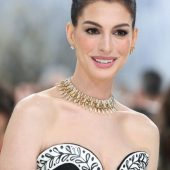Drittes Kind für Hathaway