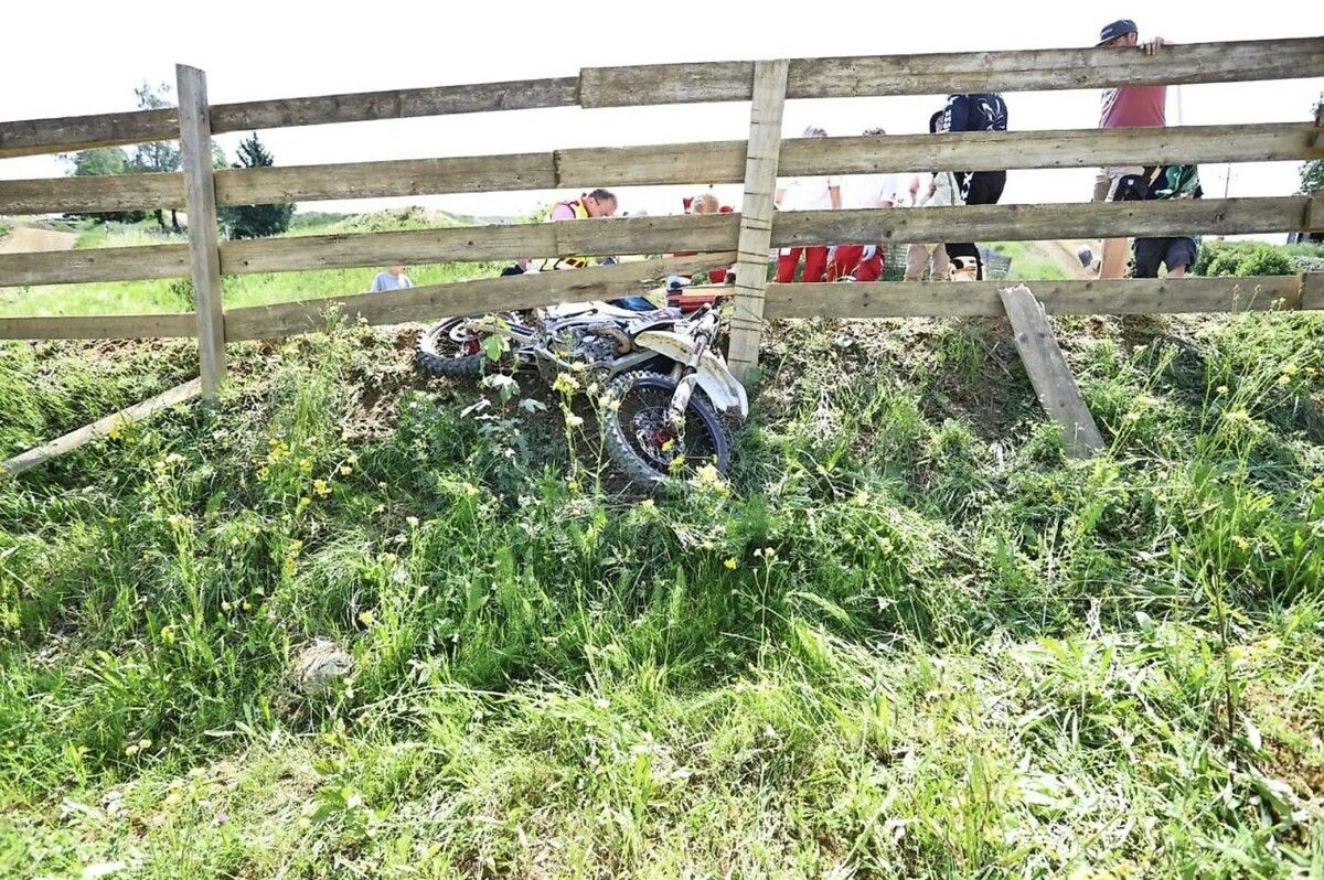 Schwerer Motocross-Unfall