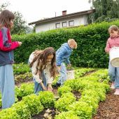 Kinder entdecken  in Feldkirch Natur mit allen Sinnen. »A4